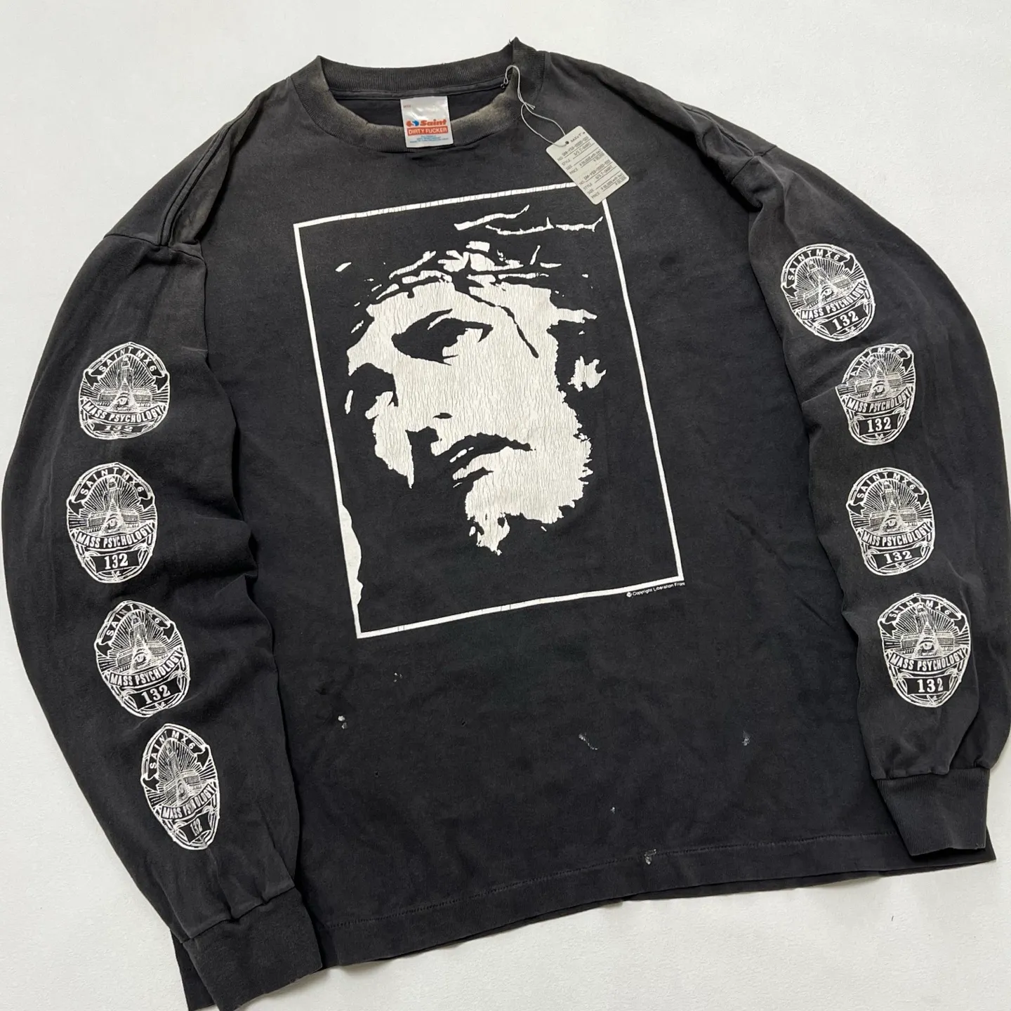 SAINT Mxxxxxx LOVE SAINT LS TEE/BLK LOVE SAINT Big Jesus washed and distressed long sleeves, washed black S-XL, cylindrical cloth Assute dyeing, heavy washing and water fading, pure hand-splashed ink holes, simulated natural fading and old effects, correct version, correct main mark/washed mark/angel anti-counterfeiting label, OEM by domestic top printing factory, top purchasing agent level